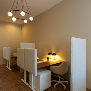 PRIVATE OFFICE | 4 Desks